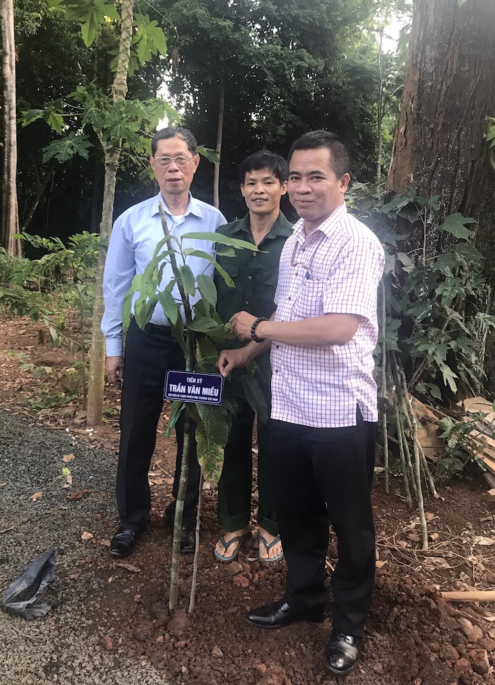 Hội[-]BTTN&MT[-]Việt[-]Nam[-]thăm[-]và[-]trồng[-]cây[-]lưu[-]niệm[-]tại[-]rừng[-]Mã[-]Đà